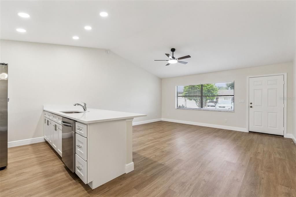 En Venta: $198,500 (2 camas, 2 baños, 986 Pies cuadrados)