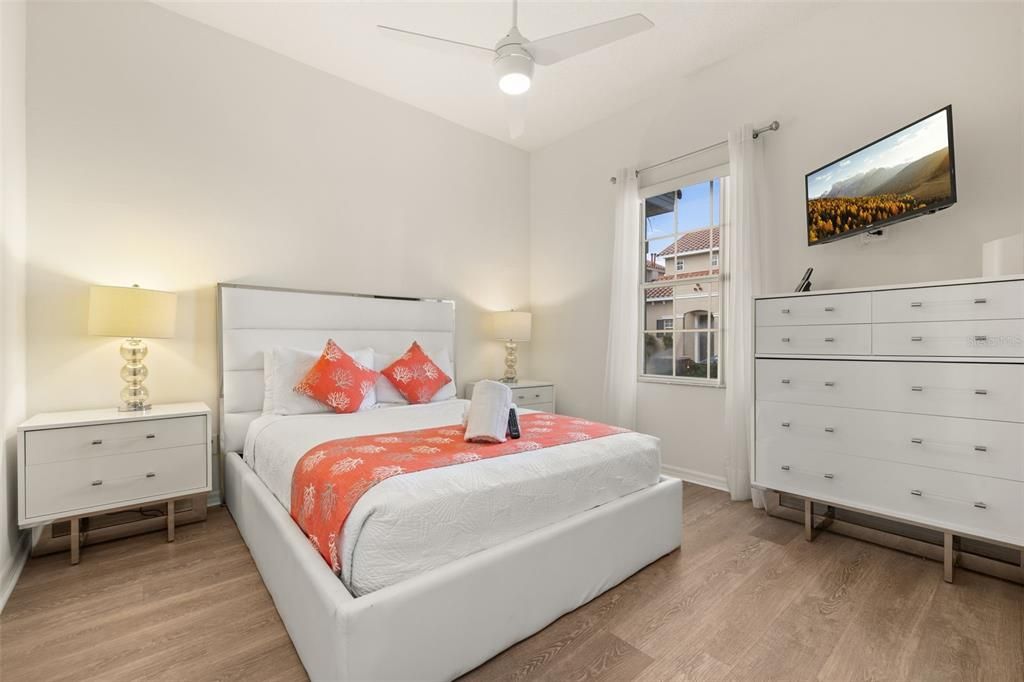 En Venta: $355,000 (3 camas, 2 baños, 1373 Pies cuadrados)
