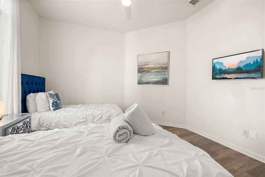 En Venta: $355,000 (3 camas, 2 baños, 1373 Pies cuadrados)