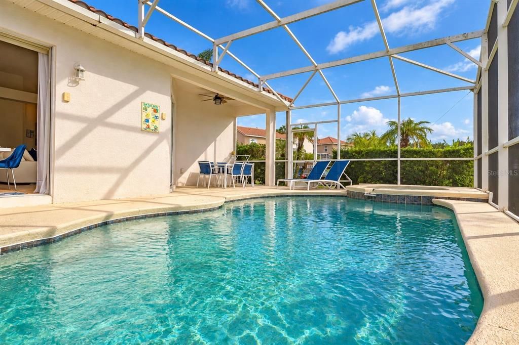 En Venta: $355,000 (3 camas, 2 baños, 1373 Pies cuadrados)