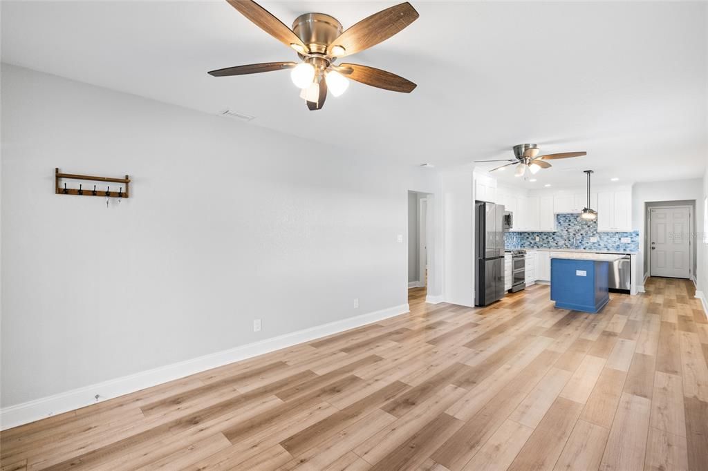 For Sale: $415,000 (3 beds, 2 baths, 1125 Square Feet)