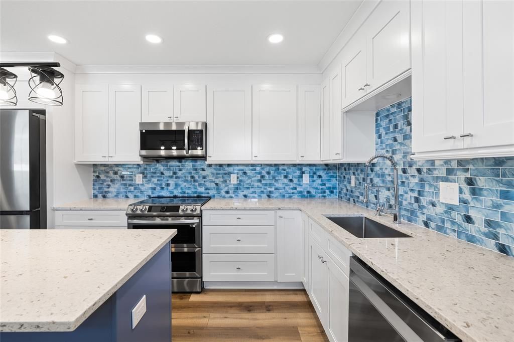 For Sale: $415,000 (3 beds, 2 baths, 1125 Square Feet)