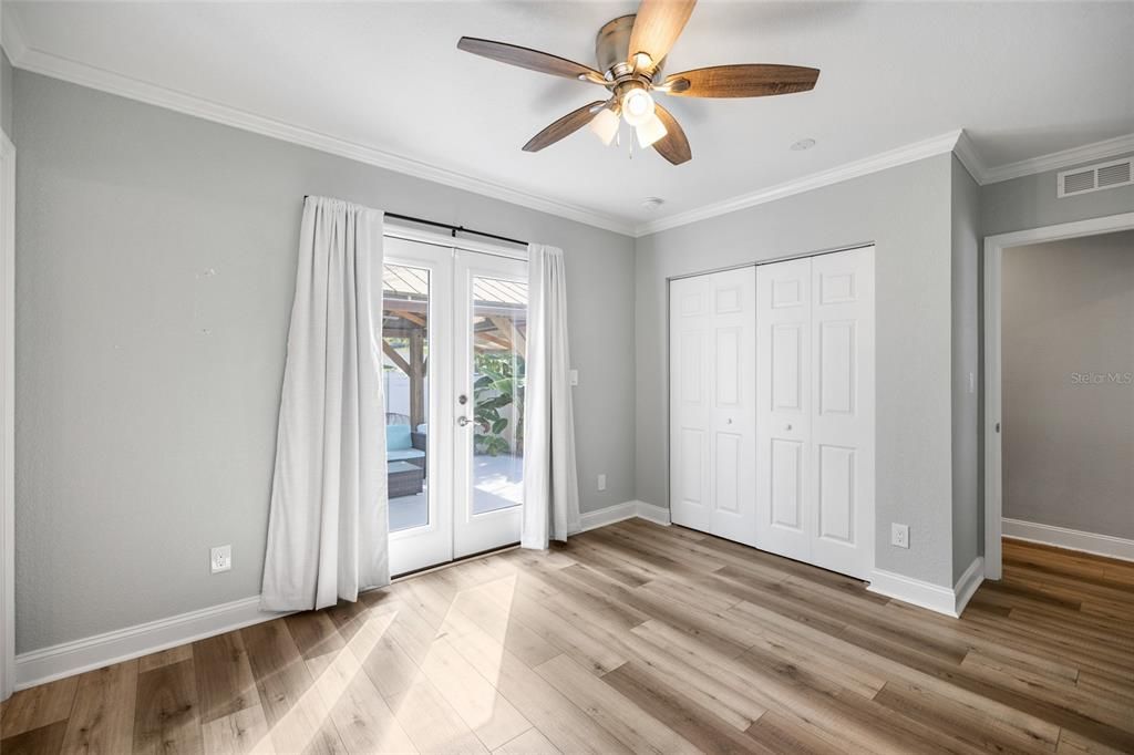 For Sale: $415,000 (3 beds, 2 baths, 1125 Square Feet)