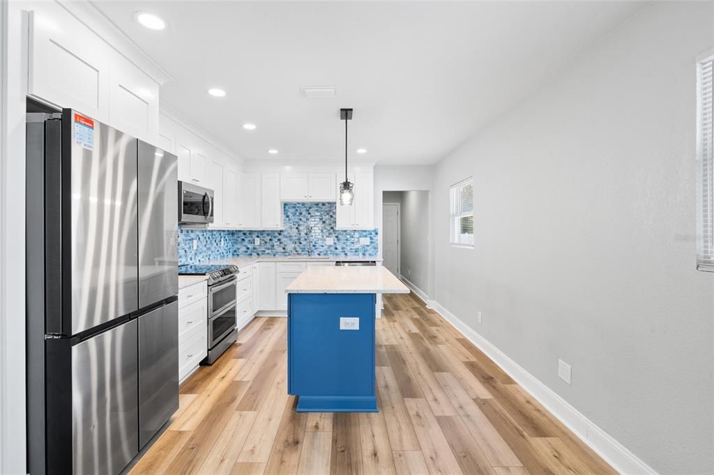 For Sale: $415,000 (3 beds, 2 baths, 1125 Square Feet)