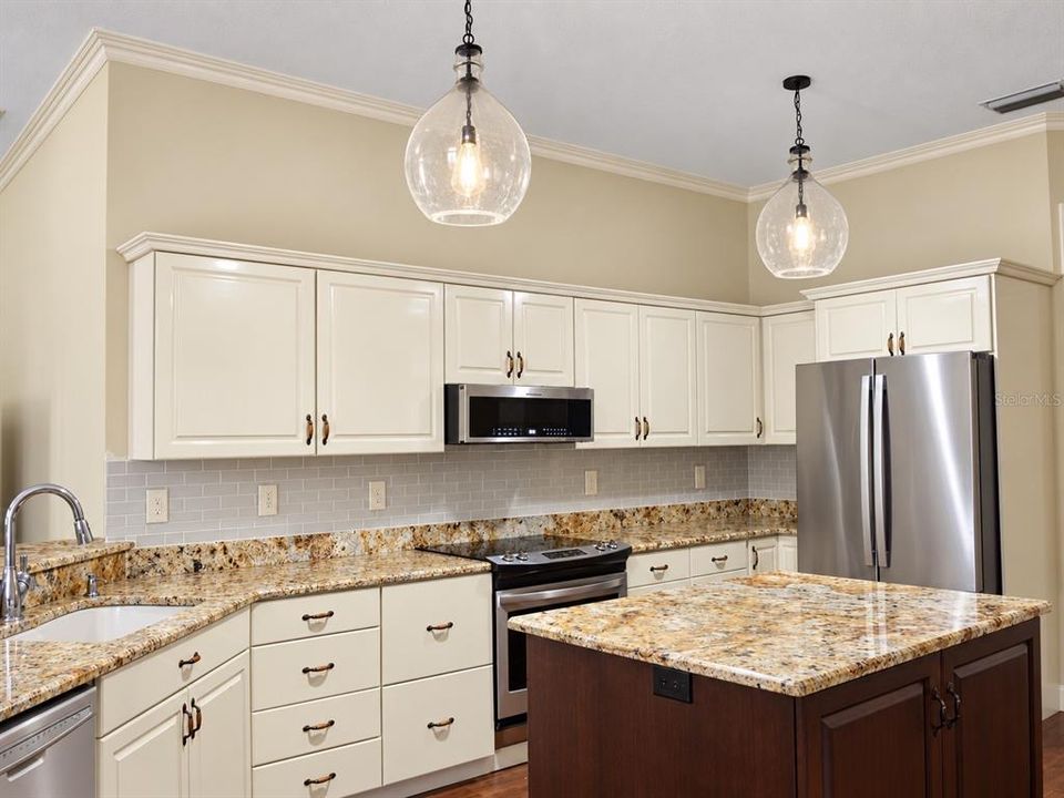 For Sale: $540,000 (4 beds, 2 baths, 2355 Square Feet)