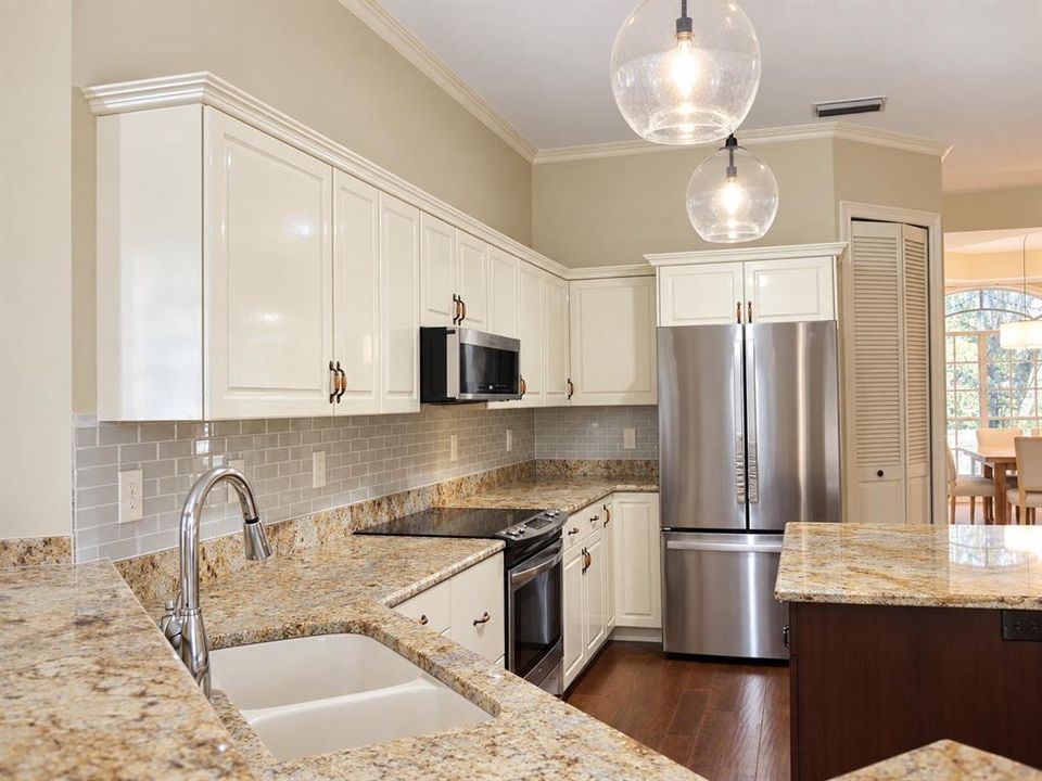 For Sale: $540,000 (4 beds, 2 baths, 2355 Square Feet)