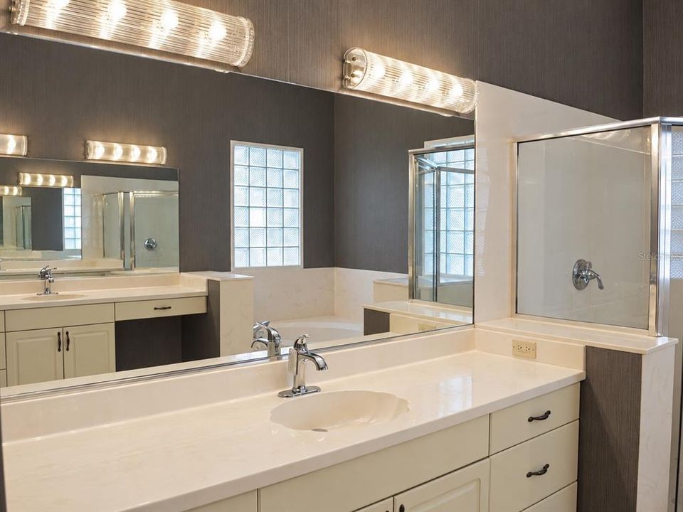 For Sale: $540,000 (4 beds, 2 baths, 2355 Square Feet)