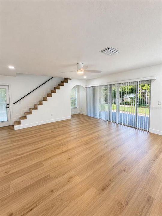 For Sale: $429,000 (3 beds, 2 baths, 1392 Square Feet)