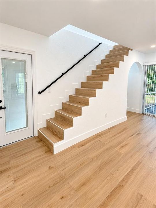 For Sale: $429,000 (3 beds, 2 baths, 1392 Square Feet)
