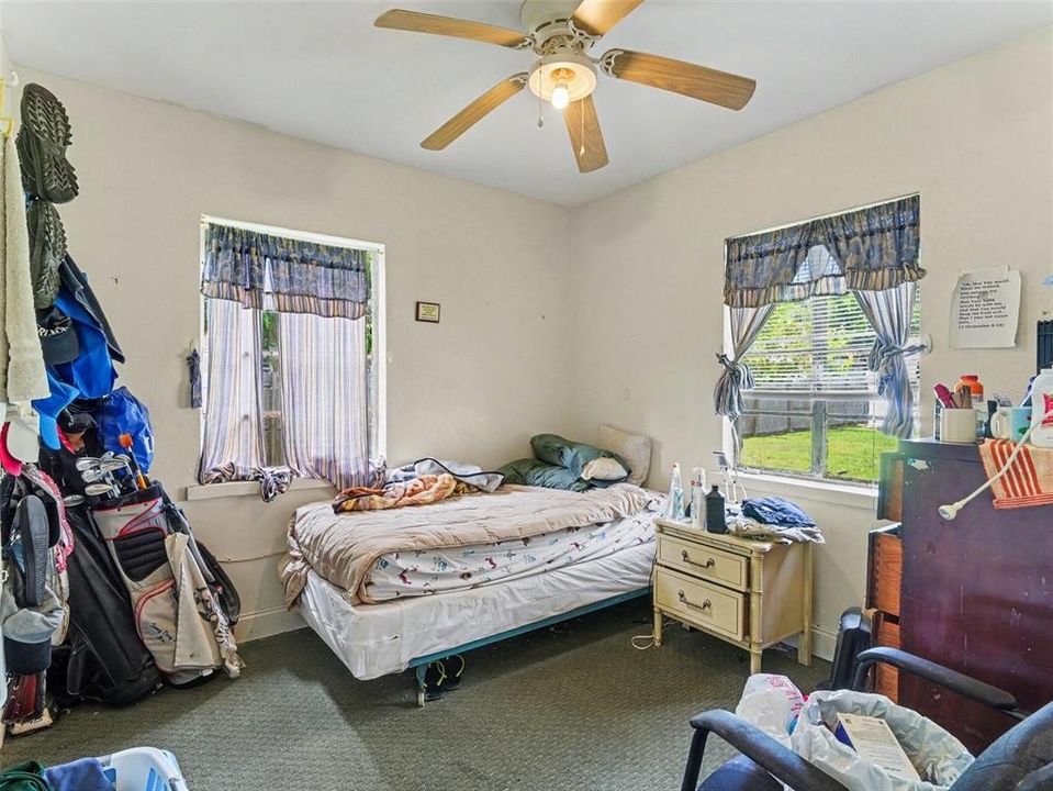 En Venta: $325,000 (3 camas, 3 baños, 2211 Pies cuadrados)