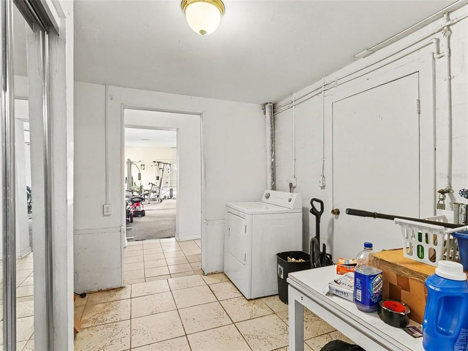 En Venta: $325,000 (3 camas, 3 baños, 2211 Pies cuadrados)