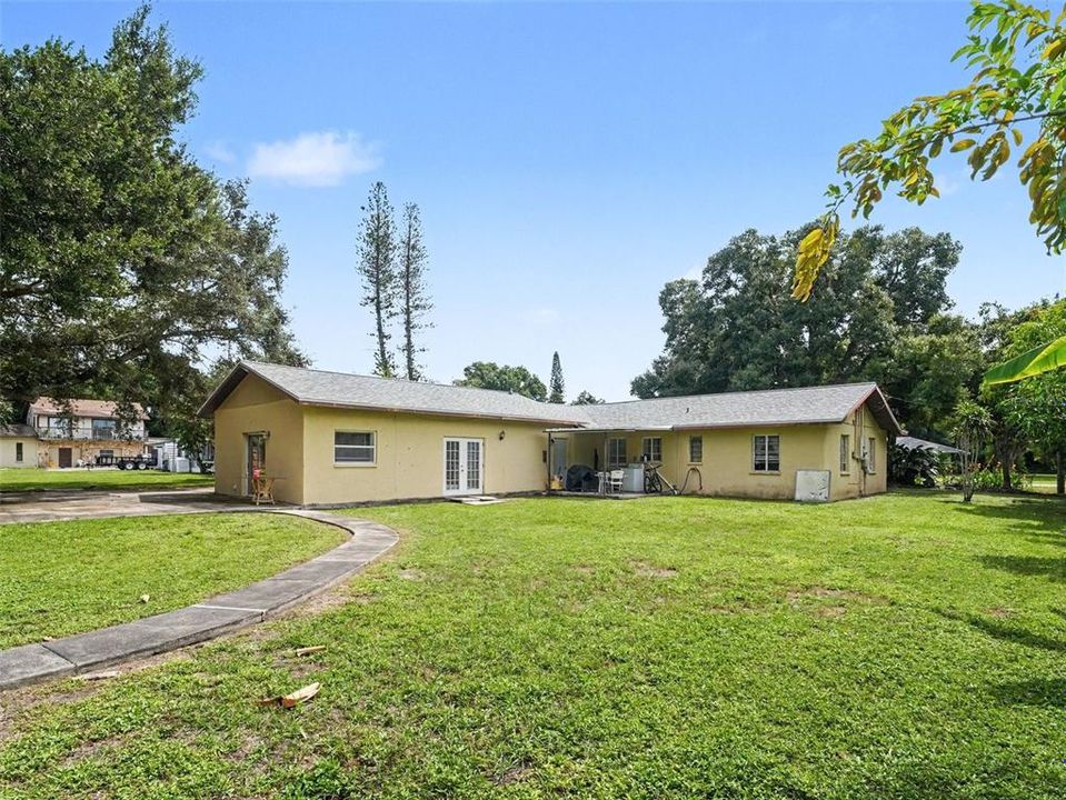 En Venta: $325,000 (3 camas, 3 baños, 2211 Pies cuadrados)
