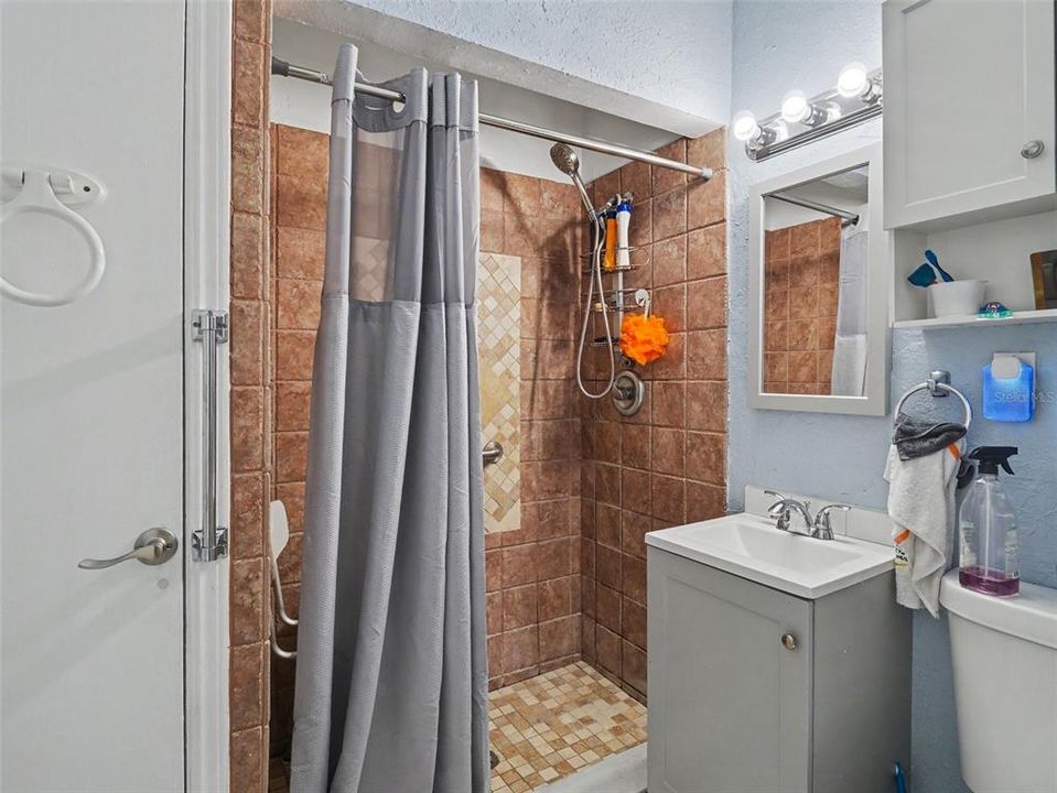 En Venta: $325,000 (3 camas, 3 baños, 2211 Pies cuadrados)