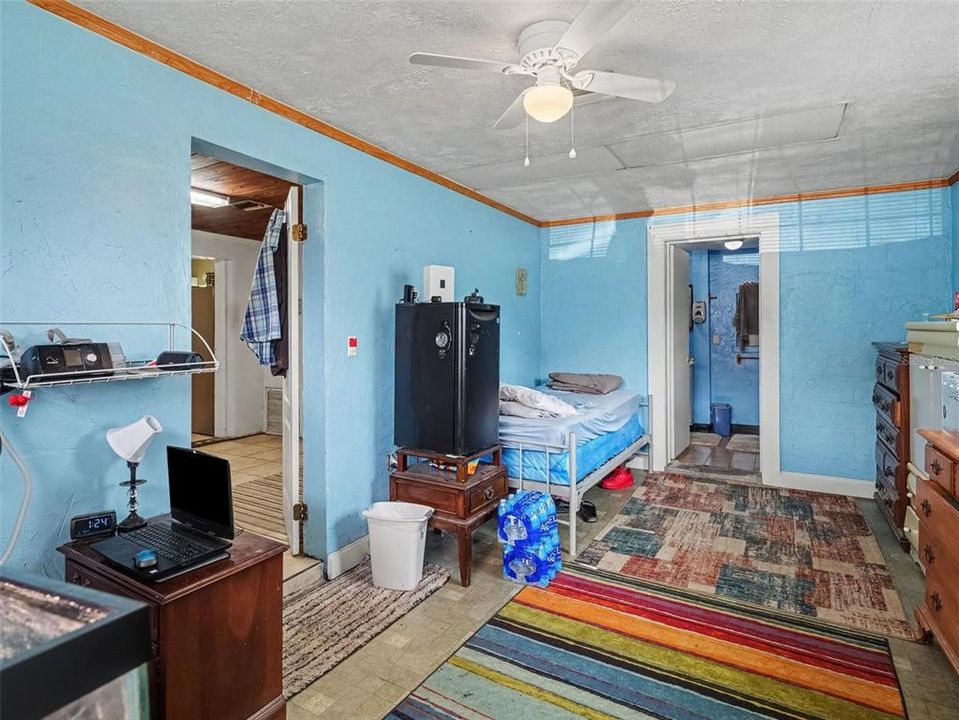 En Venta: $325,000 (3 camas, 3 baños, 2211 Pies cuadrados)