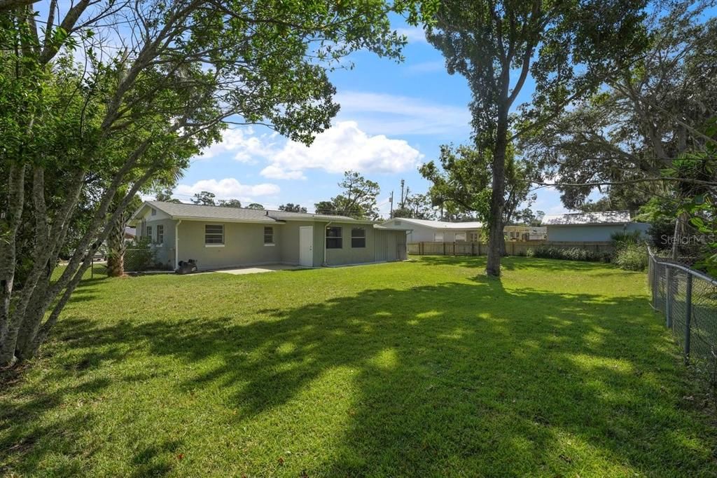 For Sale: $249,999 (2 beds, 1 baths, 922 Square Feet)