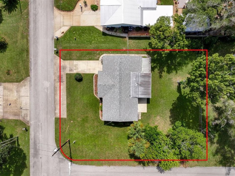 For Sale: $249,999 (2 beds, 1 baths, 922 Square Feet)