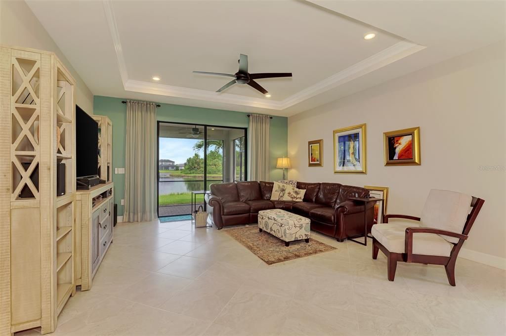 For Sale: $359,700 (3 beds, 2 baths, 1972 Square Feet)