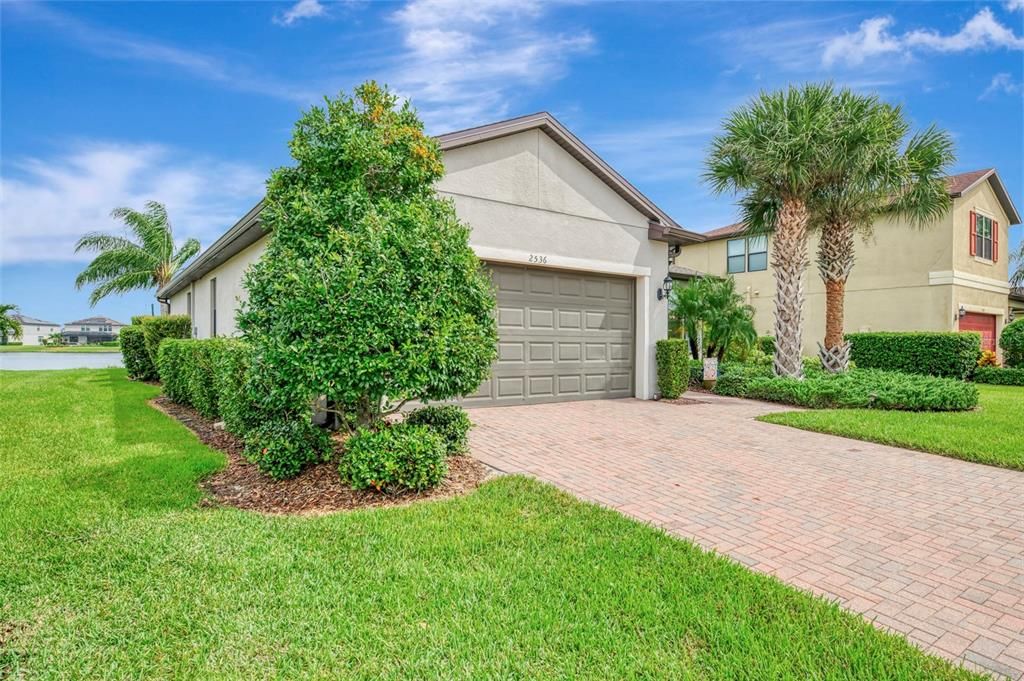 For Sale: $359,700 (3 beds, 2 baths, 1972 Square Feet)