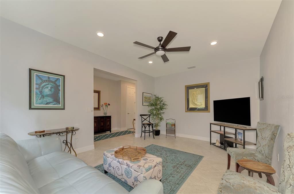 For Sale: $359,700 (3 beds, 2 baths, 1972 Square Feet)