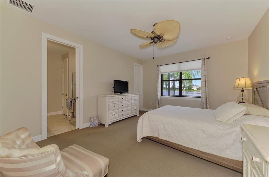 For Sale: $359,700 (3 beds, 2 baths, 1972 Square Feet)