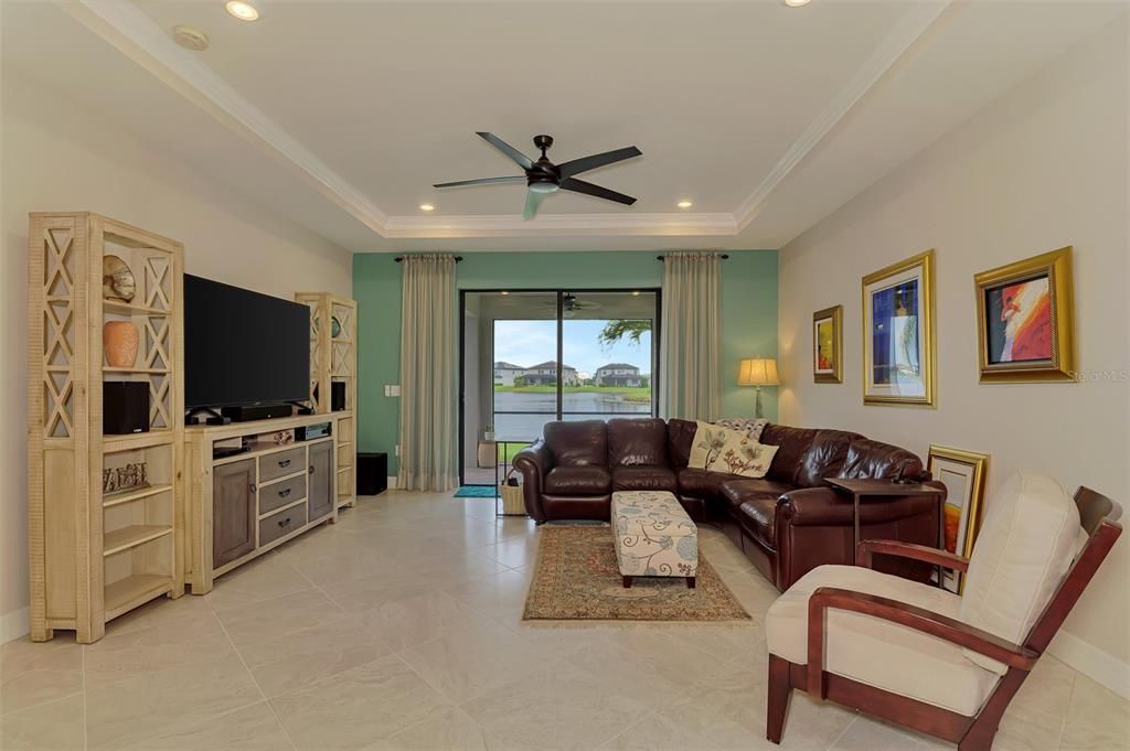 For Sale: $359,700 (3 beds, 2 baths, 1972 Square Feet)