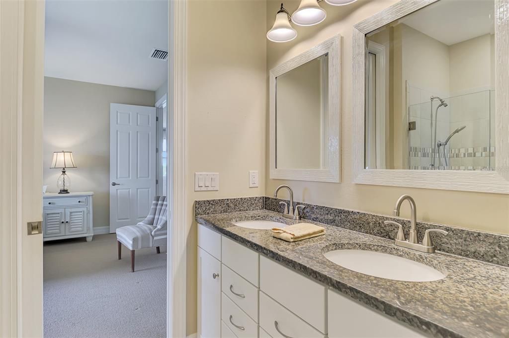For Sale: $359,700 (3 beds, 2 baths, 1972 Square Feet)