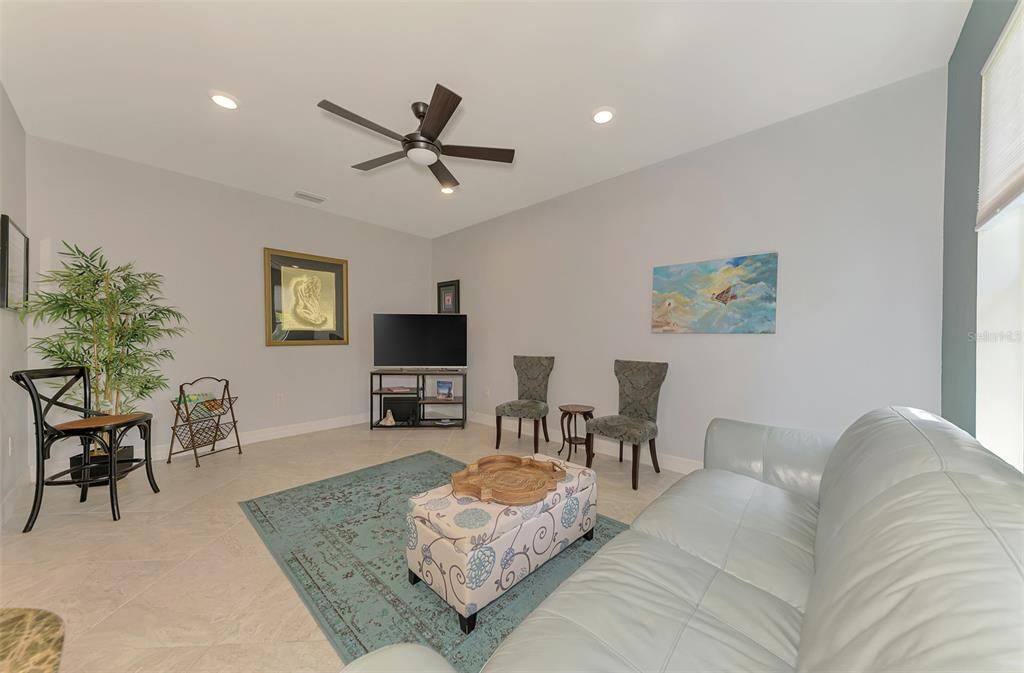 For Sale: $359,700 (3 beds, 2 baths, 1972 Square Feet)