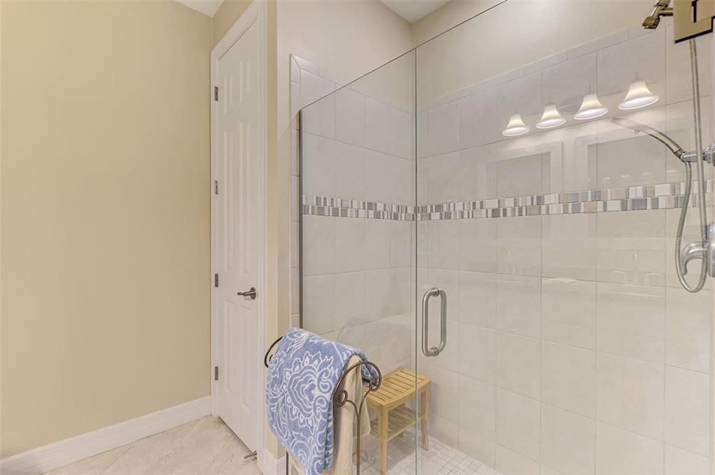 For Sale: $359,700 (3 beds, 2 baths, 1972 Square Feet)