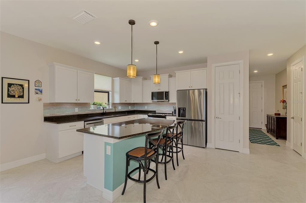For Sale: $359,700 (3 beds, 2 baths, 1972 Square Feet)