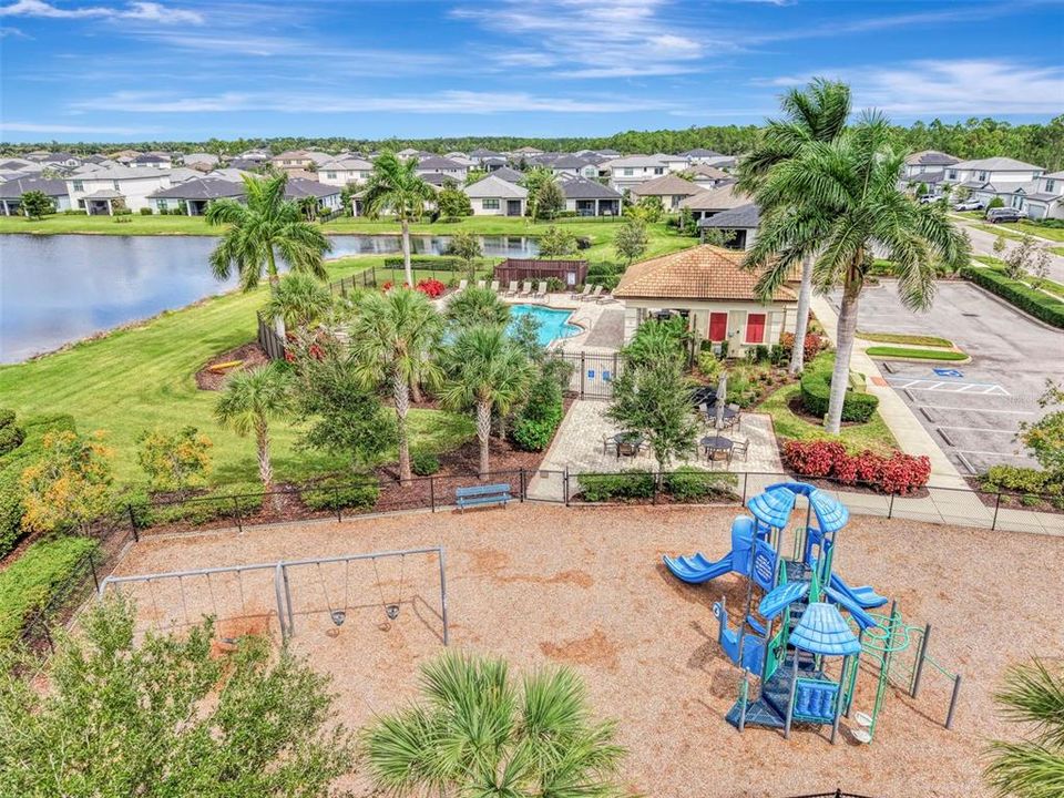 For Sale: $359,700 (3 beds, 2 baths, 1972 Square Feet)