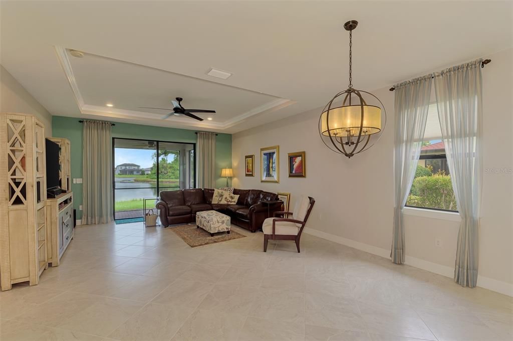 For Sale: $359,700 (3 beds, 2 baths, 1972 Square Feet)