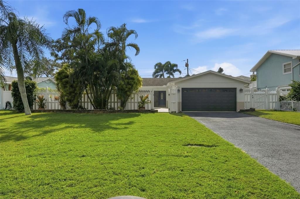 For Sale: $564,900 (3 beds, 2 baths, 1760 Square Feet)