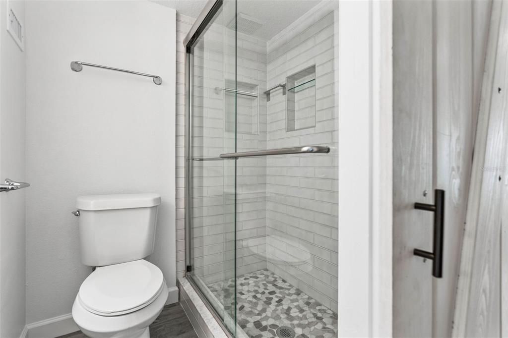 На продажу: $329,000 (2 спален, 1 ванн, 1164 Квадратных фут)