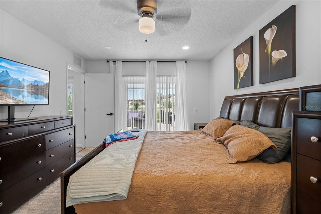 En Venta: $419,900 (3 camas, 2 baños, 1372 Pies cuadrados)