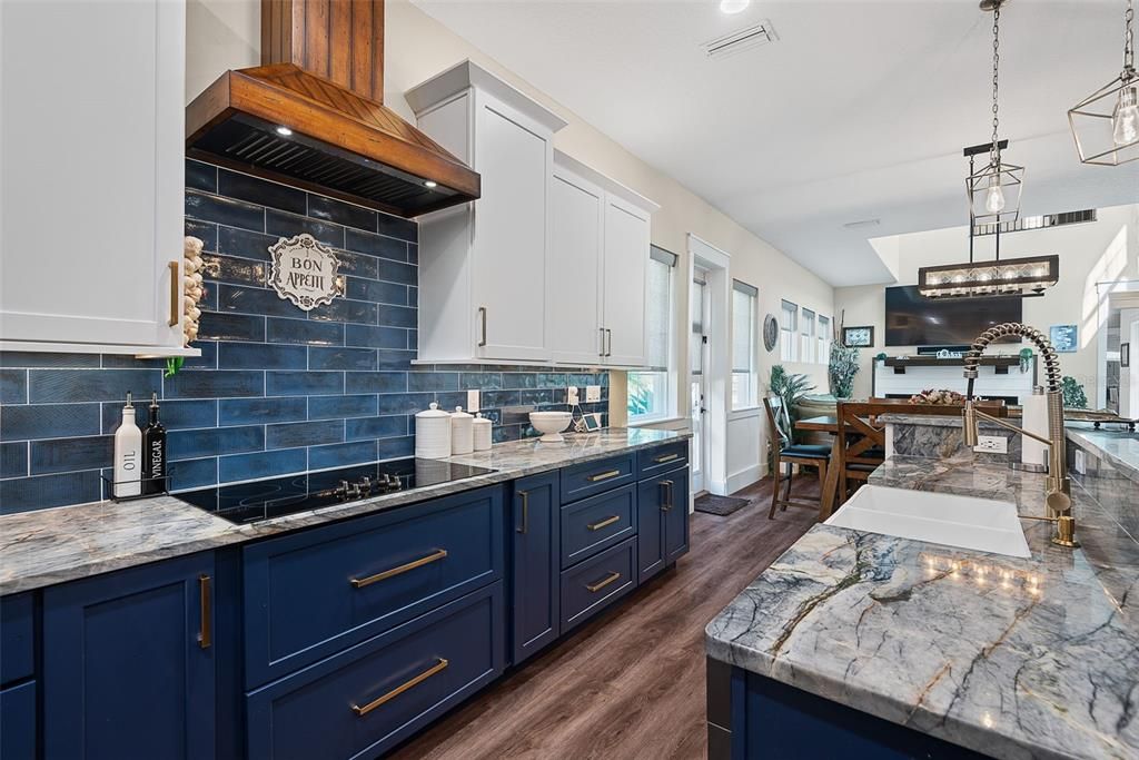 En Venta: $829,900 (5 camas, 4 baños, 3644 Pies cuadrados)
