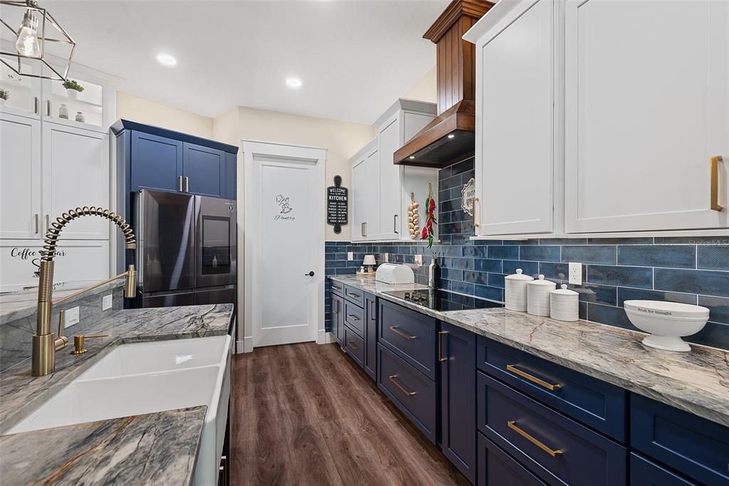 En Venta: $829,900 (5 camas, 4 baños, 3644 Pies cuadrados)