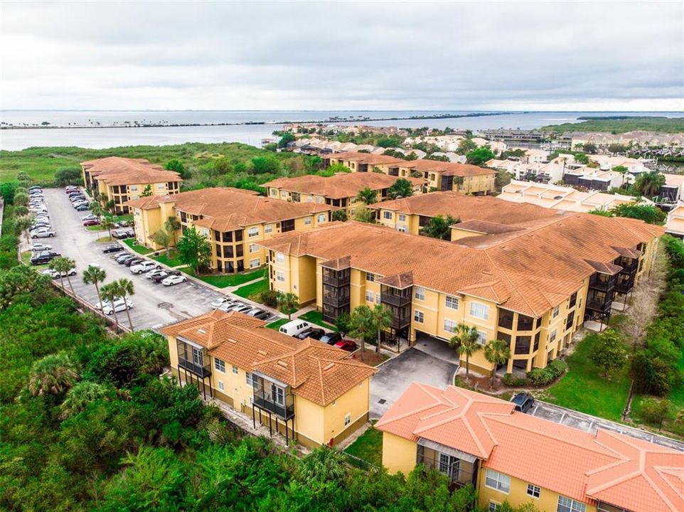 For Sale: $205,000 (1 beds, 1 baths, 929 Square Feet)
