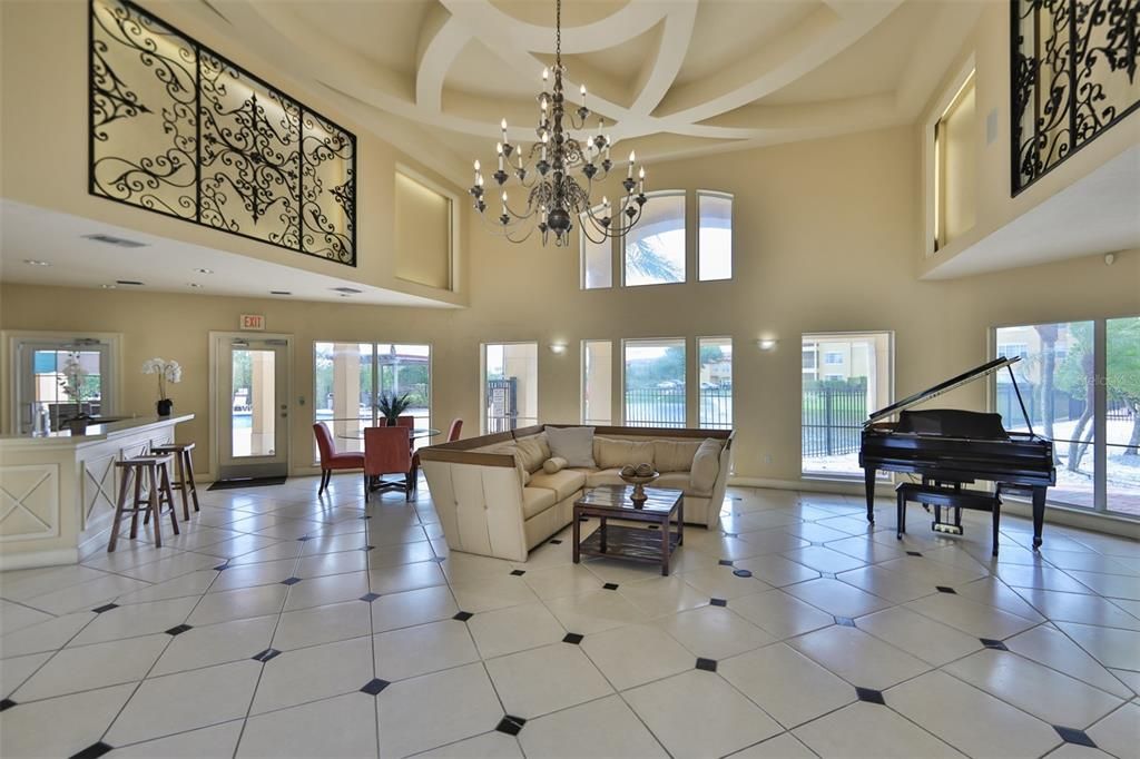 For Sale: $205,000 (1 beds, 1 baths, 929 Square Feet)