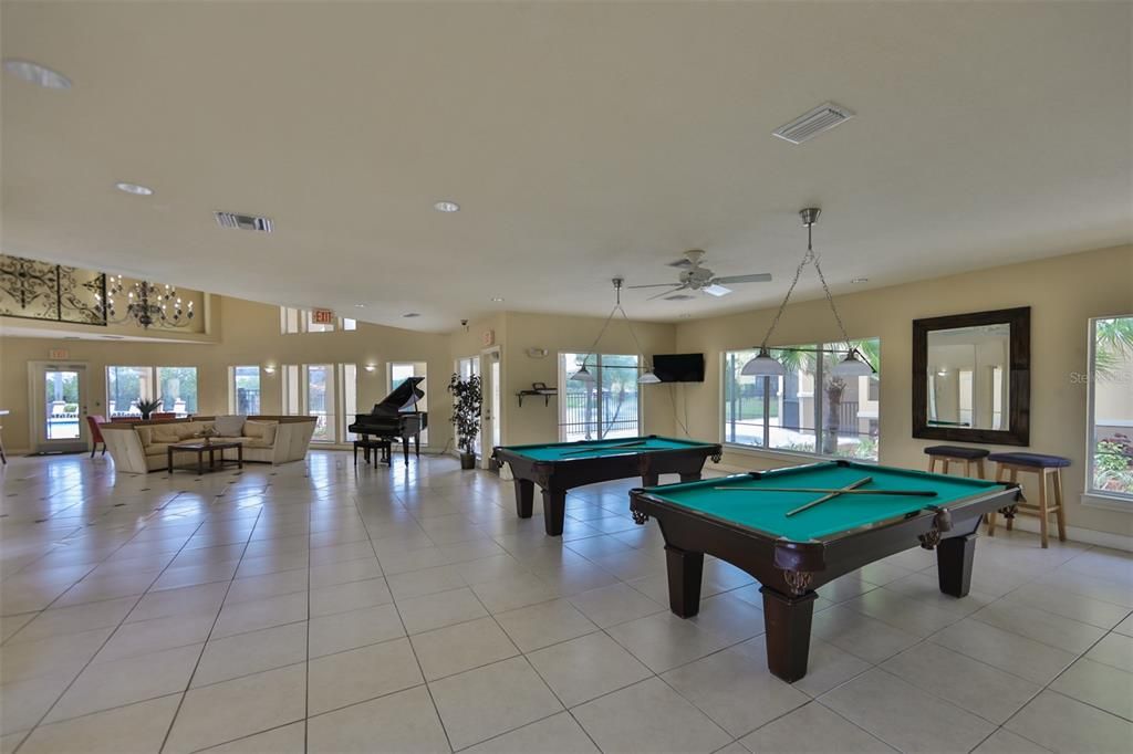 For Sale: $205,000 (1 beds, 1 baths, 929 Square Feet)