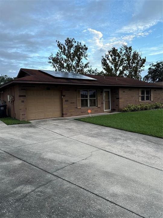 For Sale: $369,900 (3 beds, 2 baths, 1181 Square Feet)
