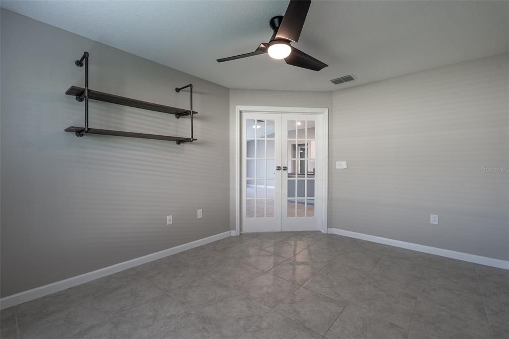 For Sale: $405,000 (4 beds, 3 baths, 2598 Square Feet)