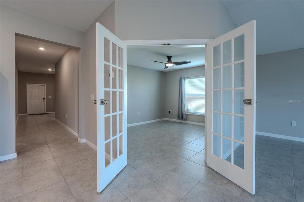 For Sale: $405,000 (4 beds, 3 baths, 2598 Square Feet)