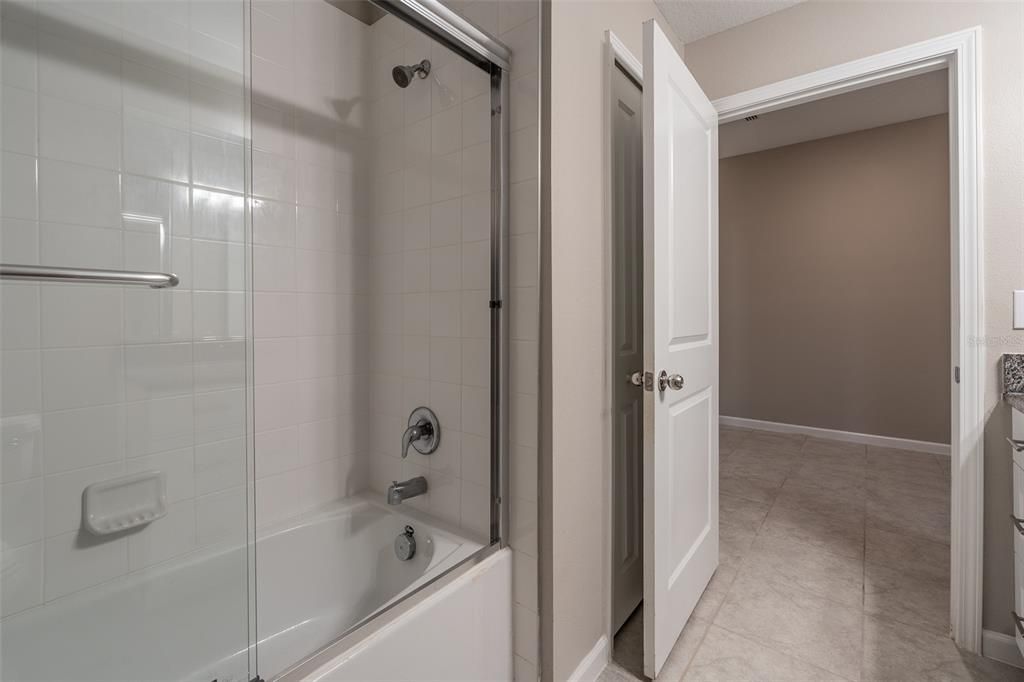 For Sale: $405,000 (4 beds, 3 baths, 2598 Square Feet)