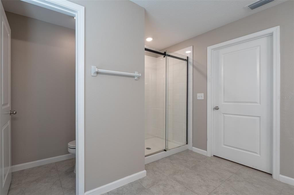 For Sale: $405,000 (4 beds, 3 baths, 2598 Square Feet)