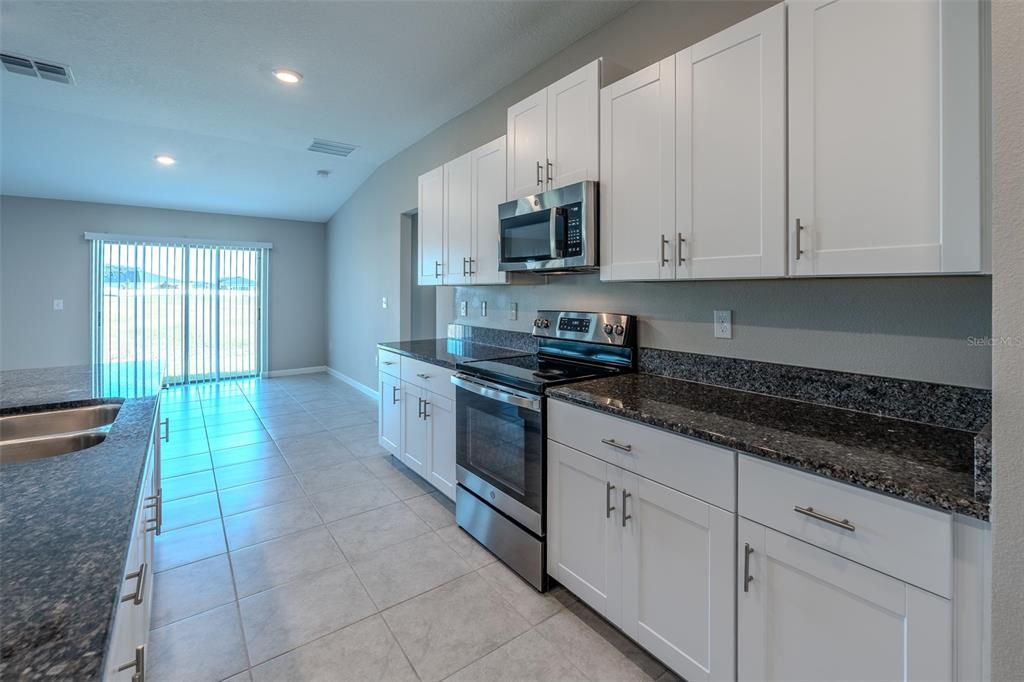 For Sale: $405,000 (4 beds, 3 baths, 2598 Square Feet)