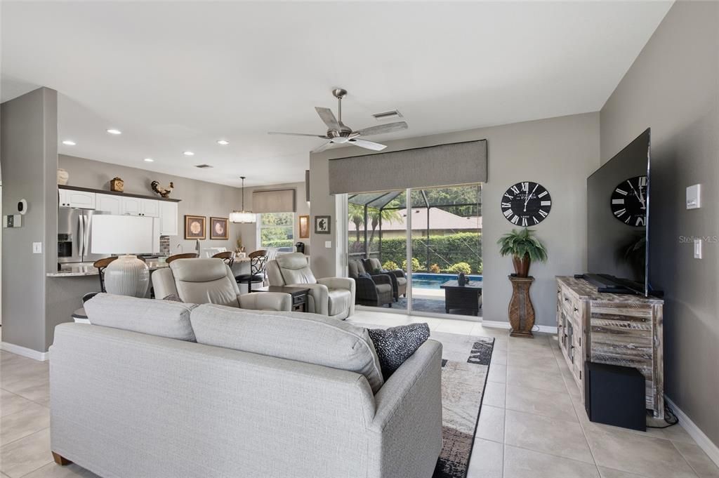 For Sale: $424,900 (3 beds, 2 baths, 1531 Square Feet)