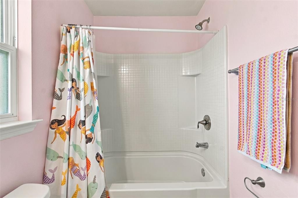 For Sale: $359,000 (4 beds, 3 baths, 2217 Square Feet)