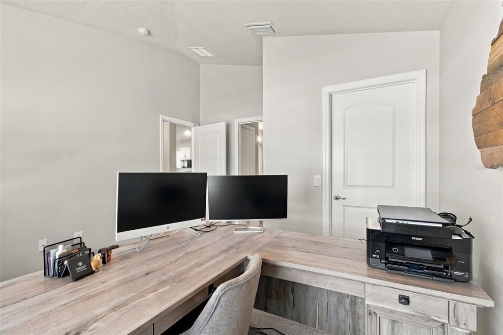 For Sale: $359,000 (4 beds, 3 baths, 2217 Square Feet)