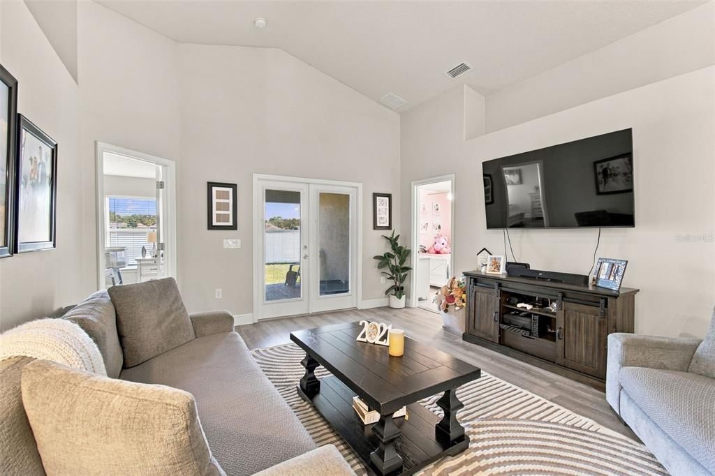For Sale: $359,000 (4 beds, 3 baths, 2217 Square Feet)