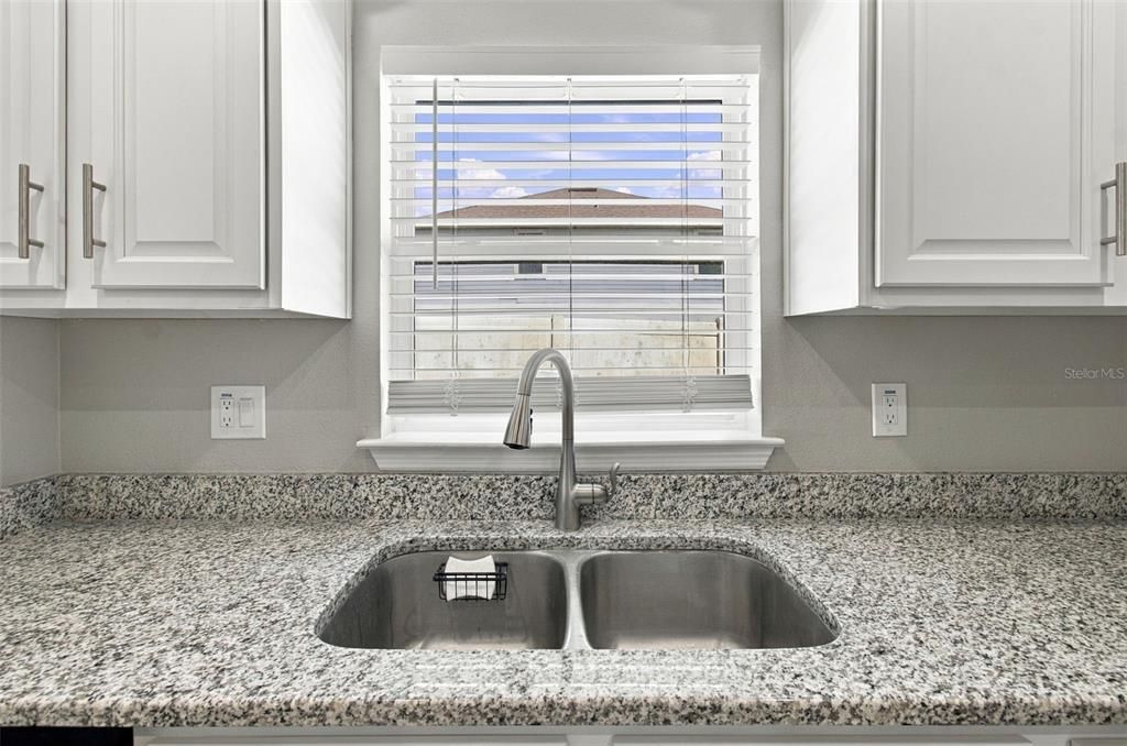 For Sale: $359,000 (4 beds, 3 baths, 2217 Square Feet)